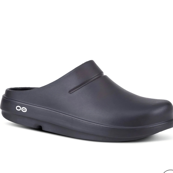 OOFOS Shoes - OOFOS OOCLOOG RECOVERY CLOG SIZE: MEN 8 WOMEN 10 BLACK
